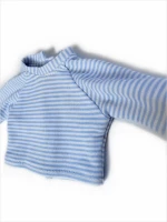 A raglan striped shirt