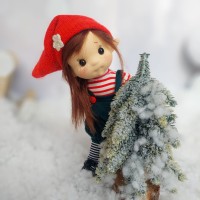 Praline - Christmas Elf